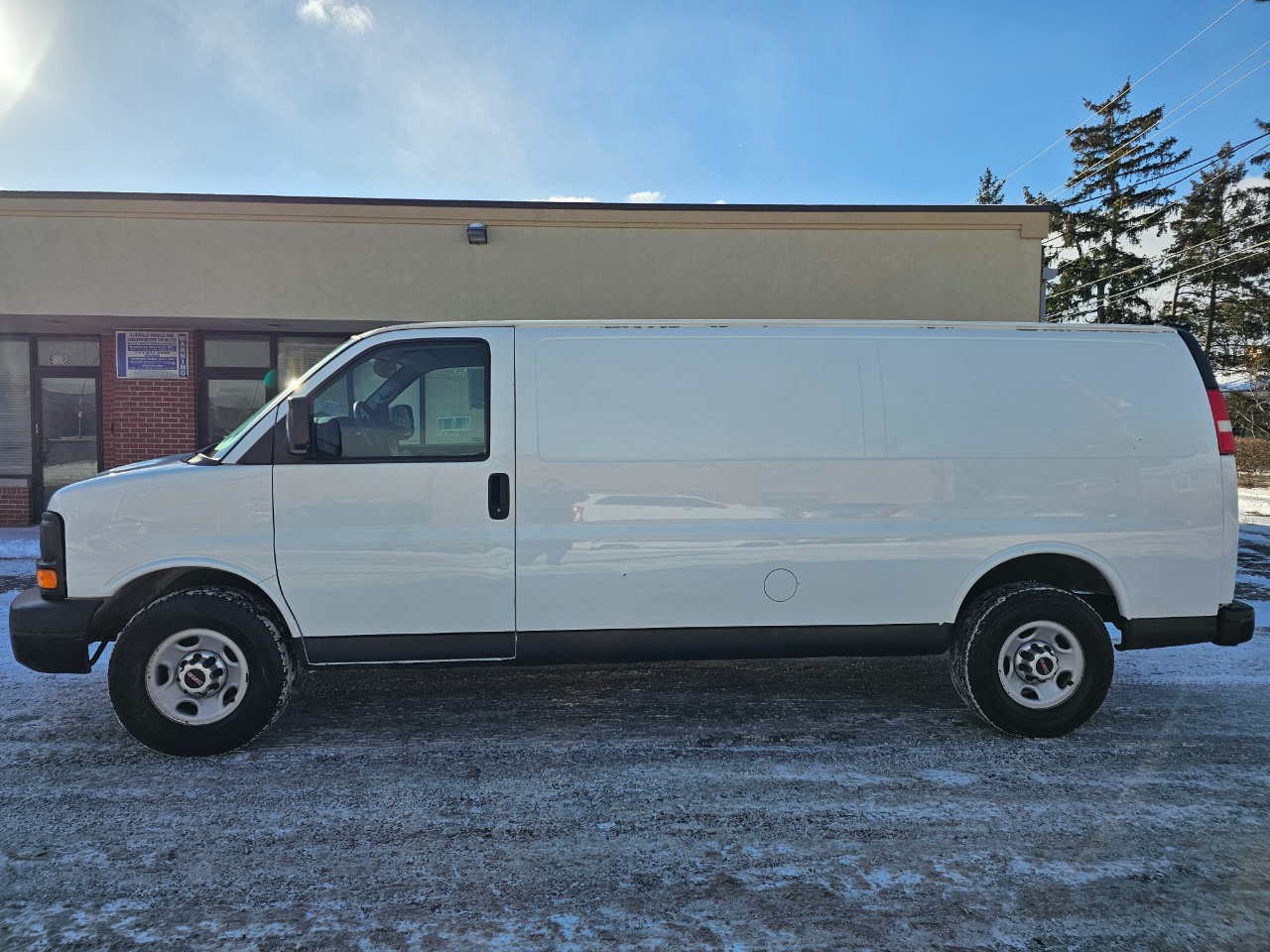 GMC Savana Cargo Van RWD 2500 155" 2014