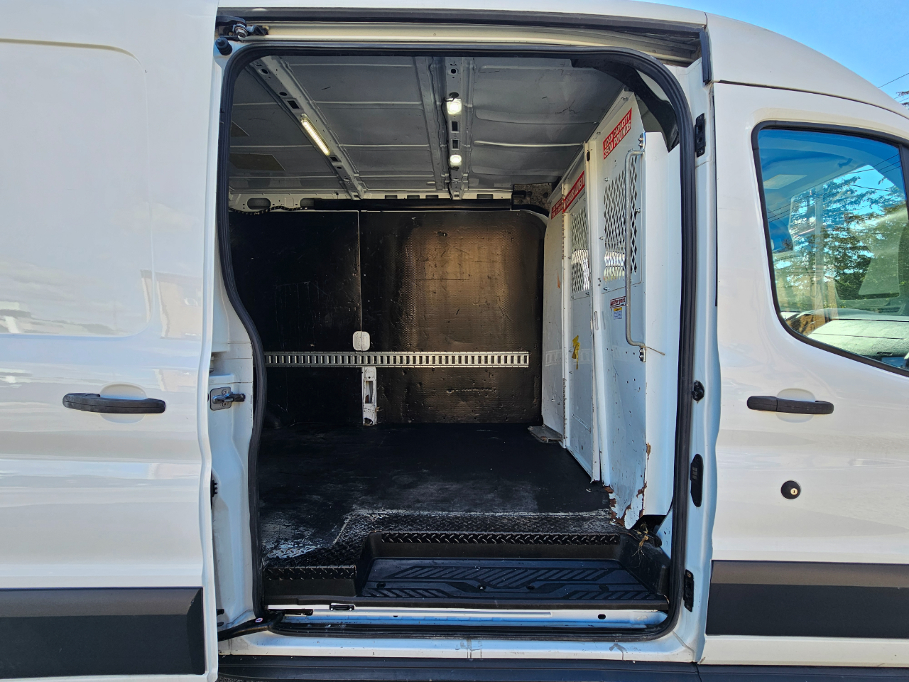 Ford Transit Van T-350 148" Med Rf 9500 GVWR Sliding RH Dr 2018