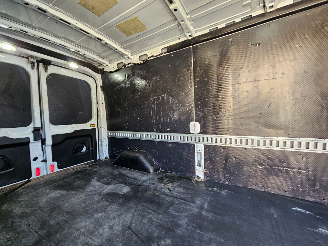 Ford Transit Van T-350 148" Med Rf 9500 GVWR Sliding RH Dr 2018