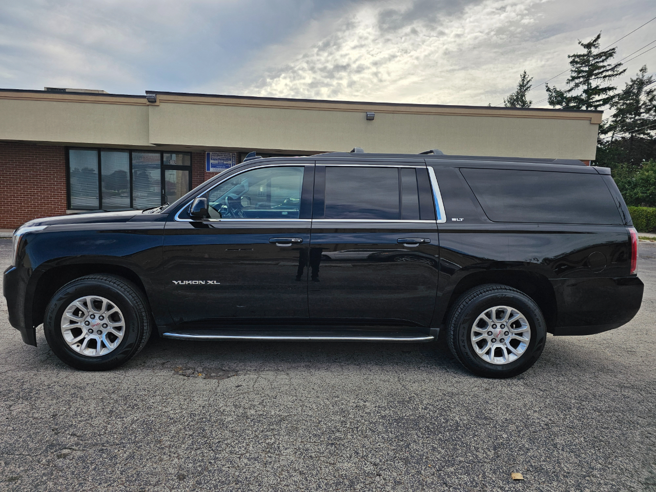 GMC Yukon XL 4WD 4dr SLT 2016