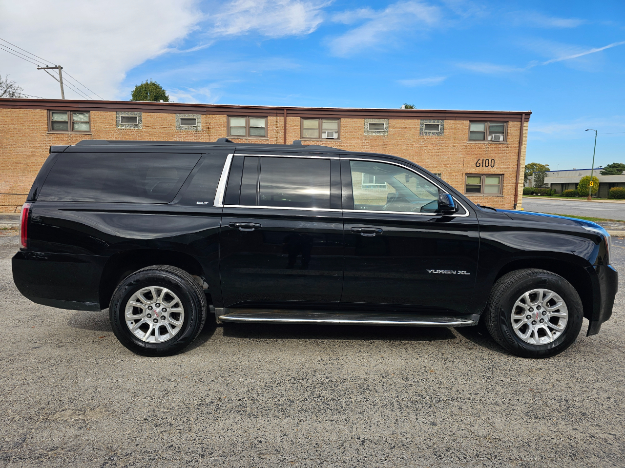 GMC Yukon XL 4WD 4dr SLT 2016