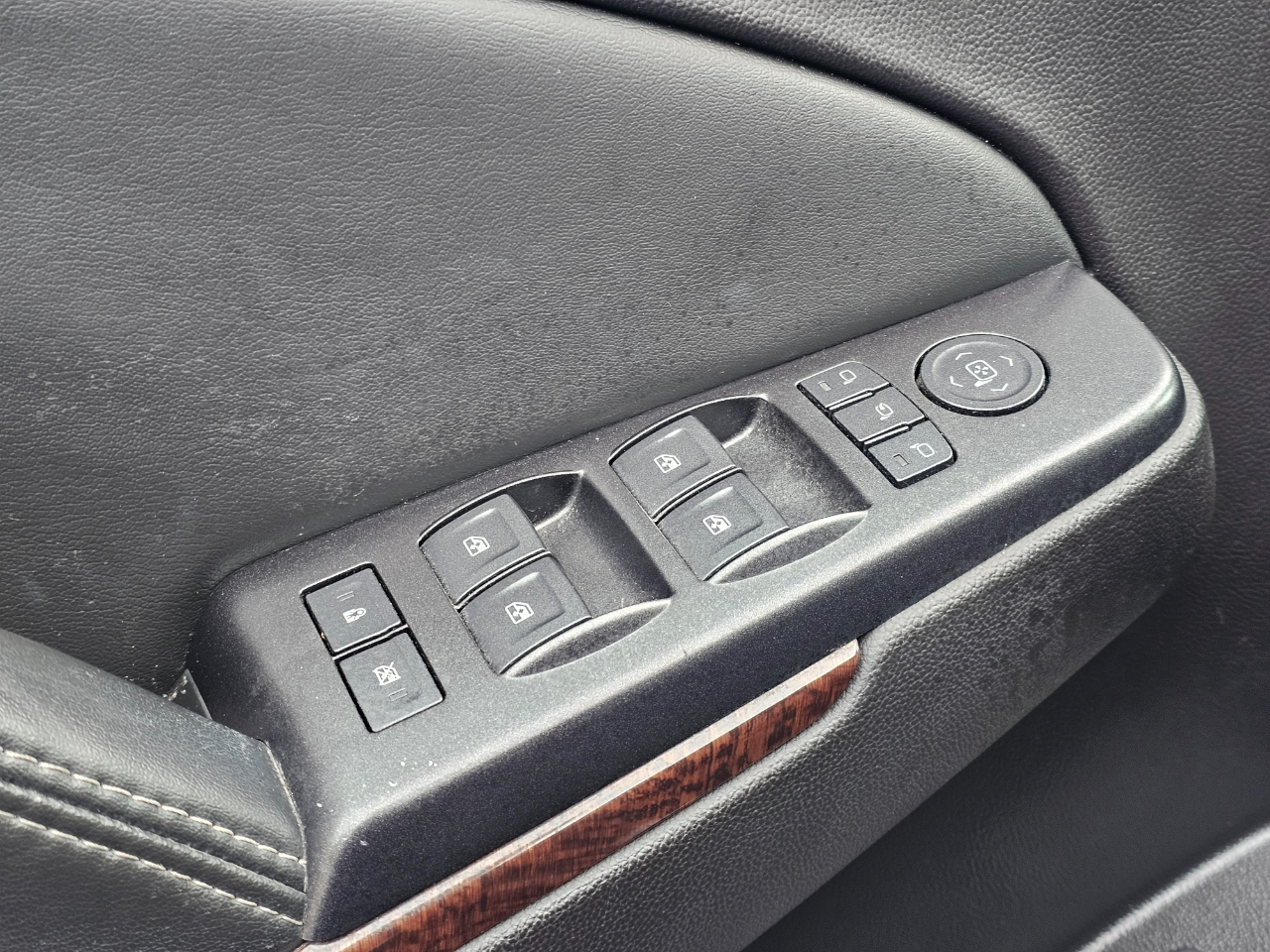 GMC Yukon XL 4WD 4dr SLT 2016