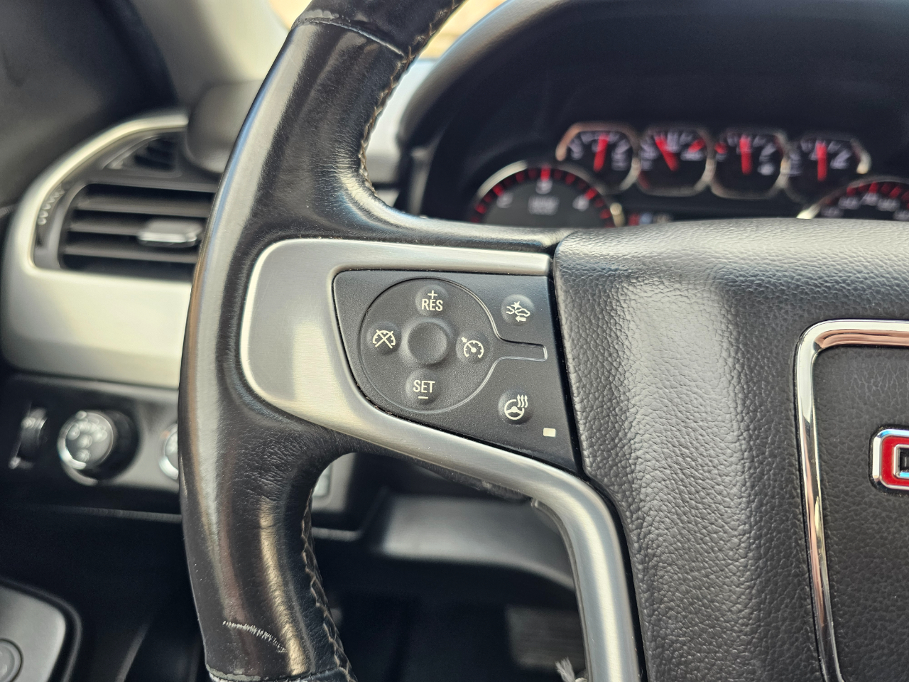 GMC Yukon XL 4WD 4dr SLT 2016