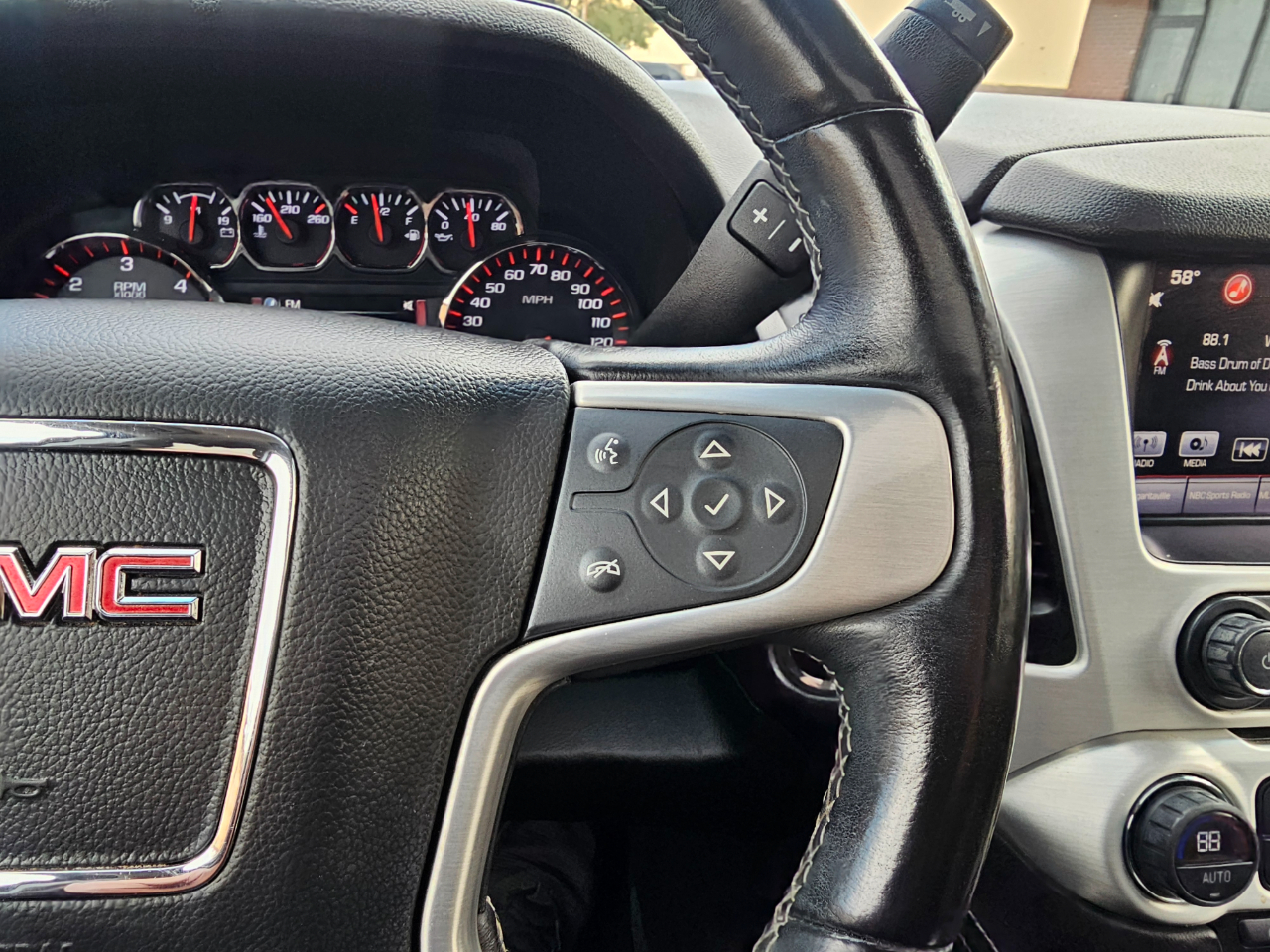 GMC Yukon XL 4WD 4dr SLT 2016