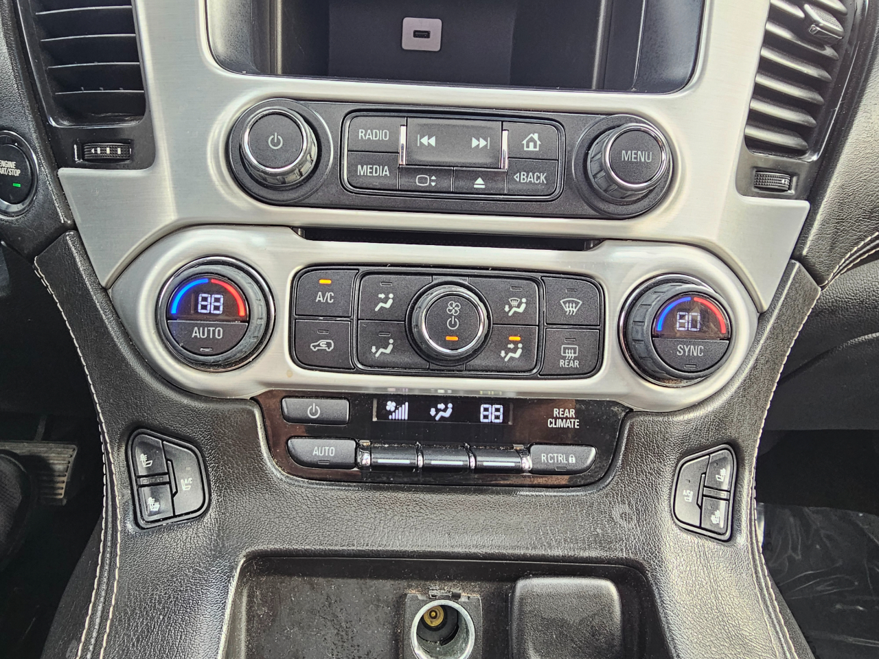 GMC Yukon XL 4WD 4dr SLT 2016