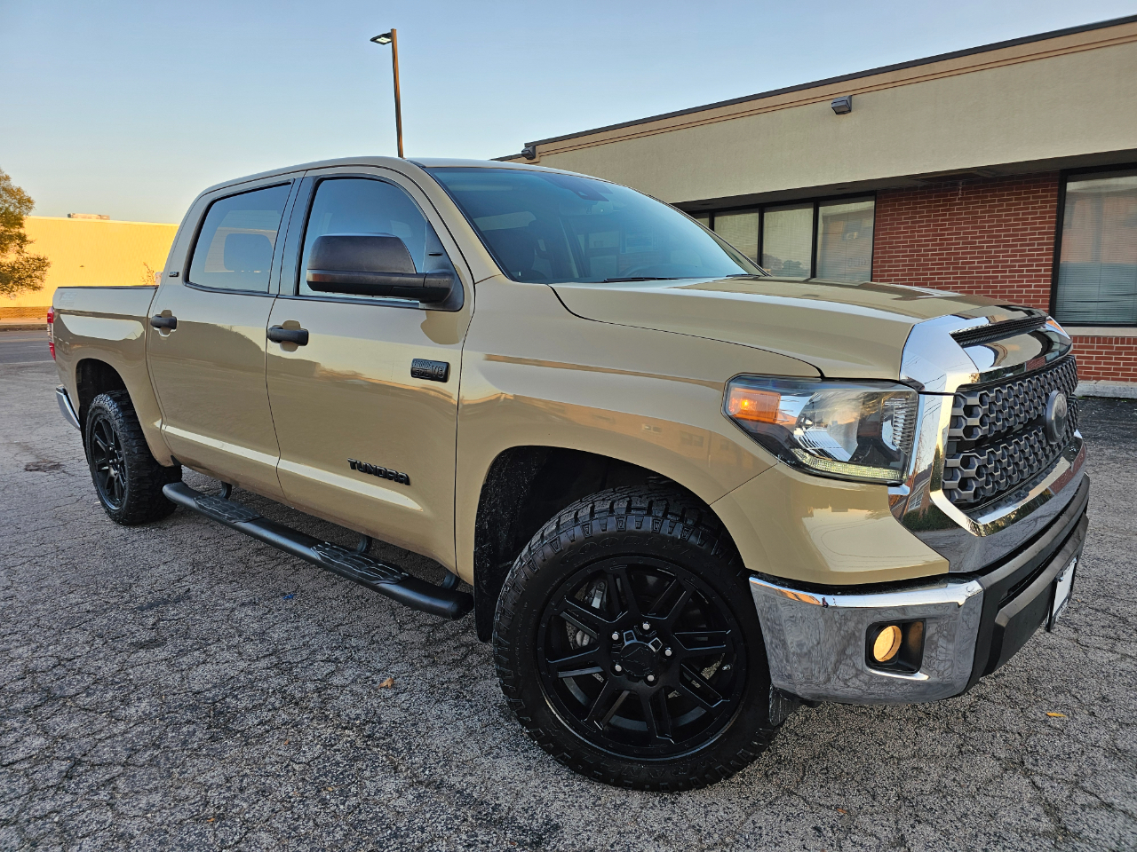 2020 Toyota Tundra 2WD SR5 CrewMax 5.5' Bed 5.7L (Natl)