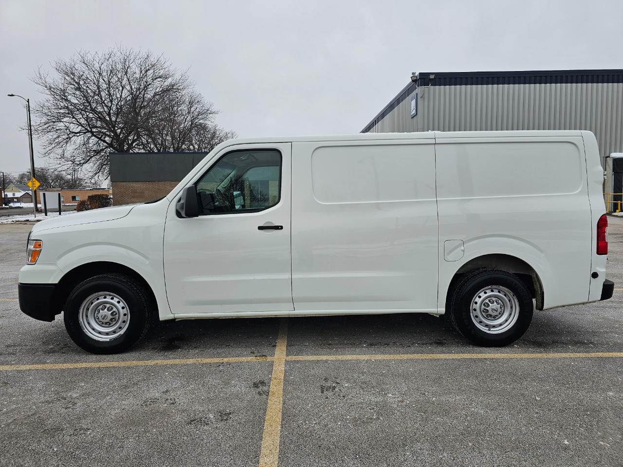 Nissan NV Standard Roof 2500 V6 S 2016
