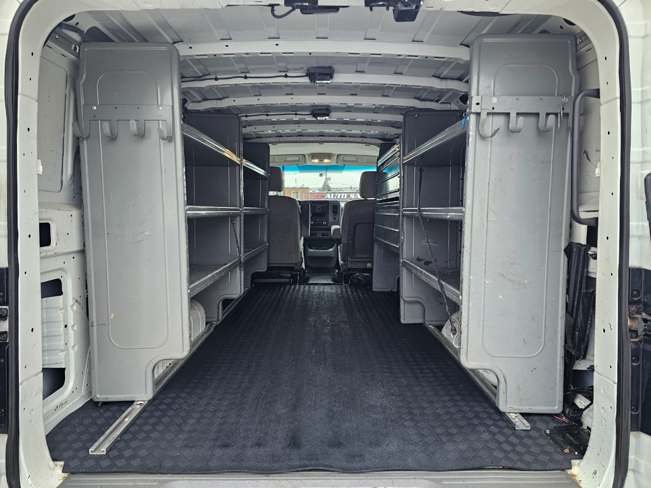 Nissan NV Standard Roof 2500 V6 S 2016