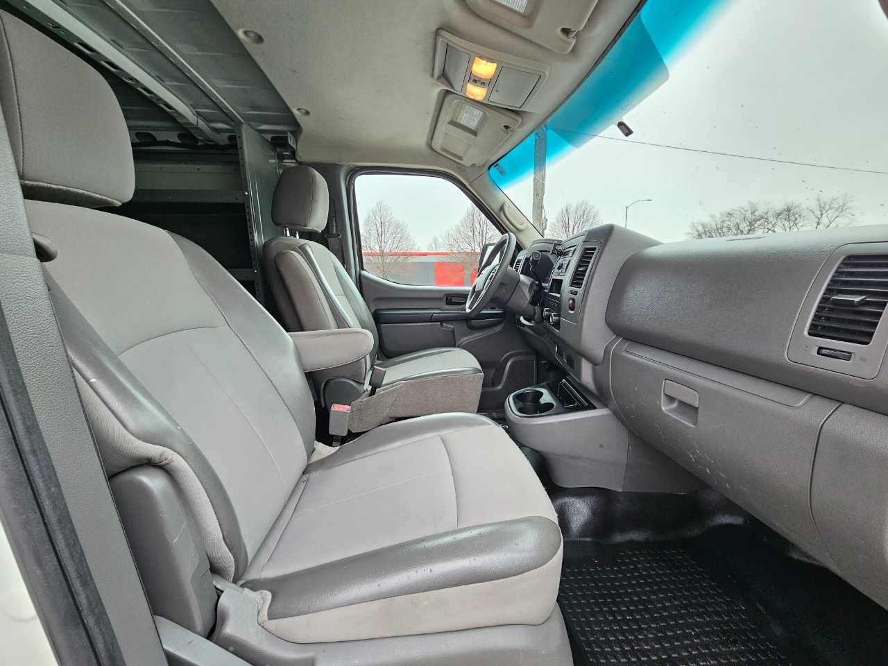 Nissan NV Standard Roof 2500 V6 S 2016