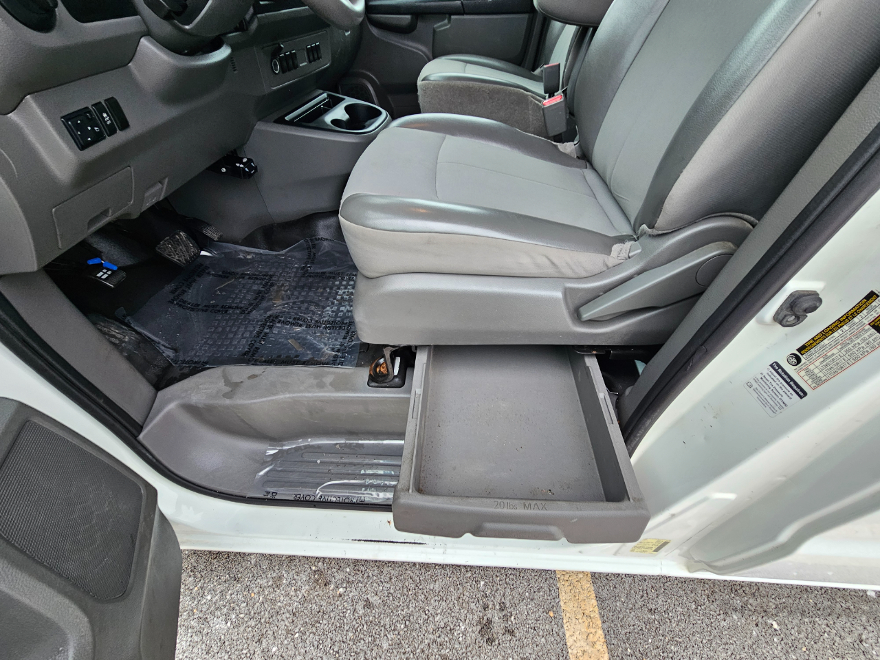 Nissan NV Standard Roof 2500 V6 S 2016