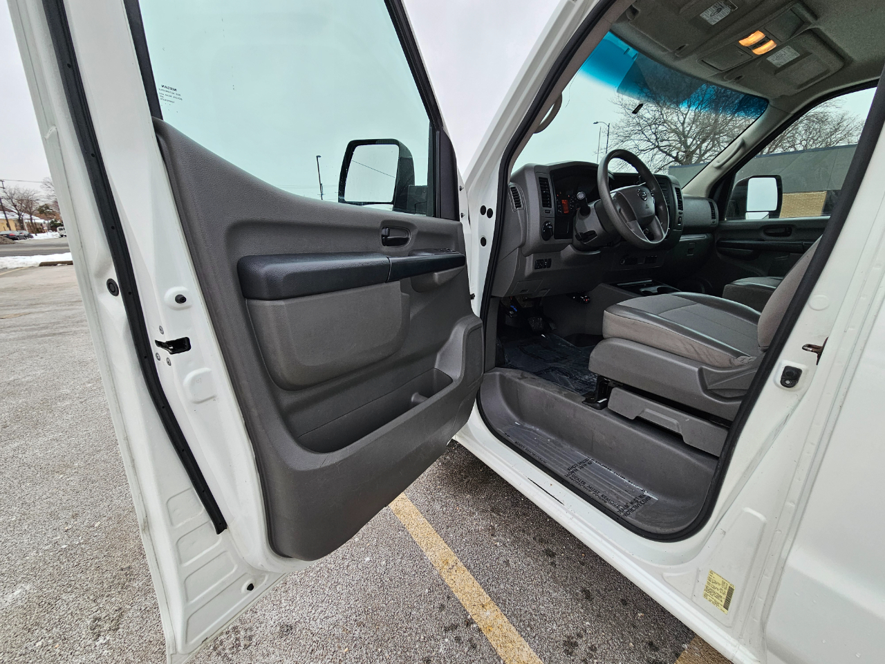 Nissan NV Standard Roof 2500 V6 S 2016