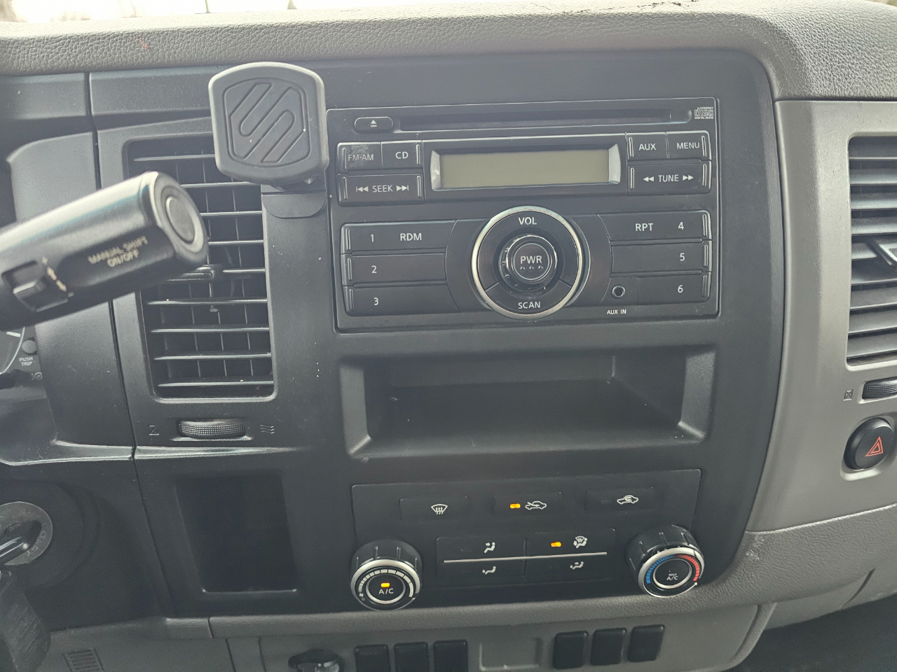 Nissan NV Standard Roof 2500 V6 S 2016