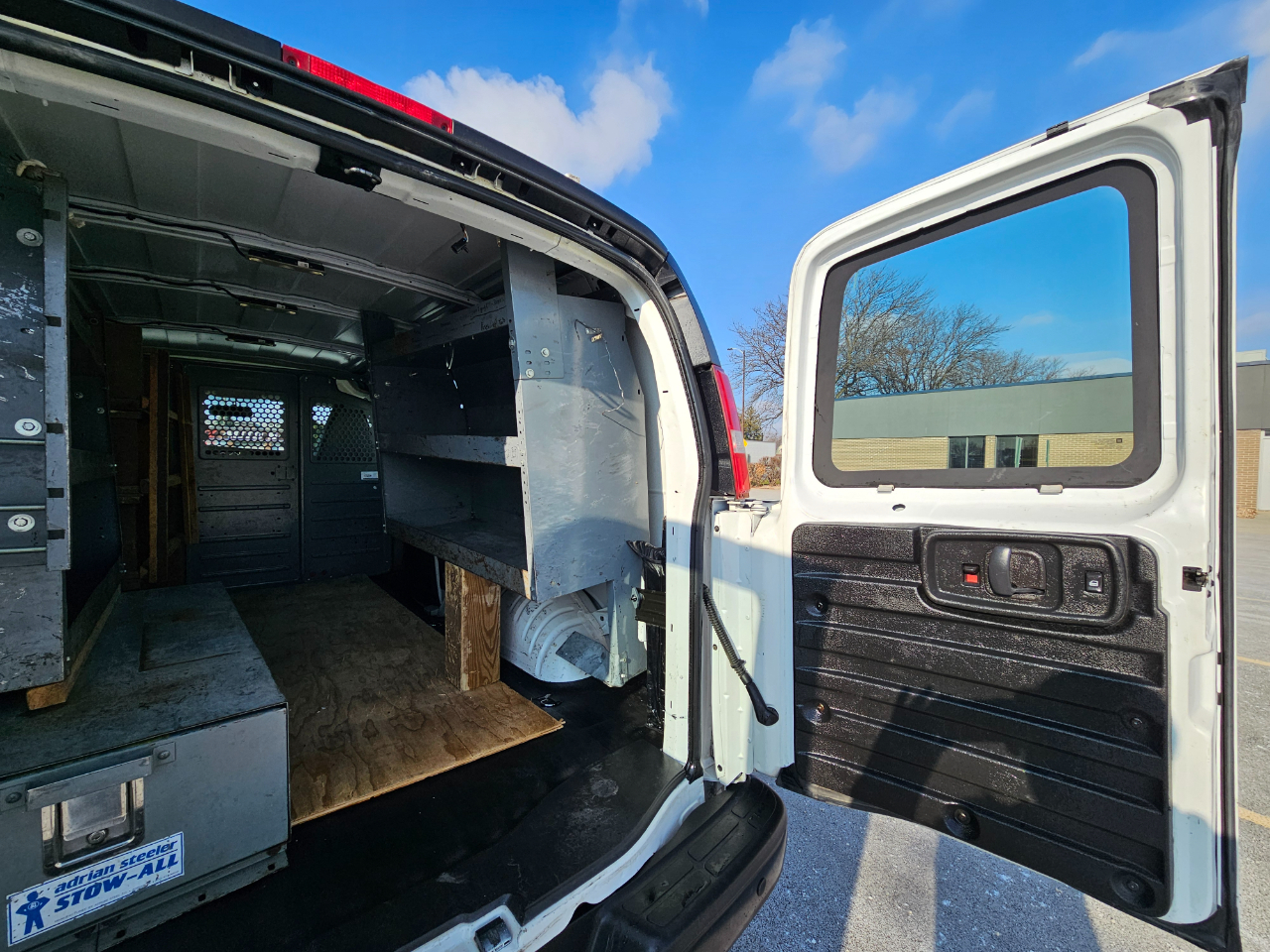 Chevrolet Express Cargo Van RWD 2500 135" 2017