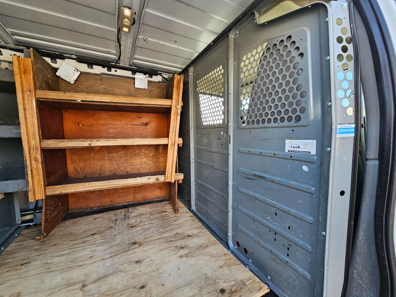 Chevrolet Express Cargo Van RWD 2500 135" 2017