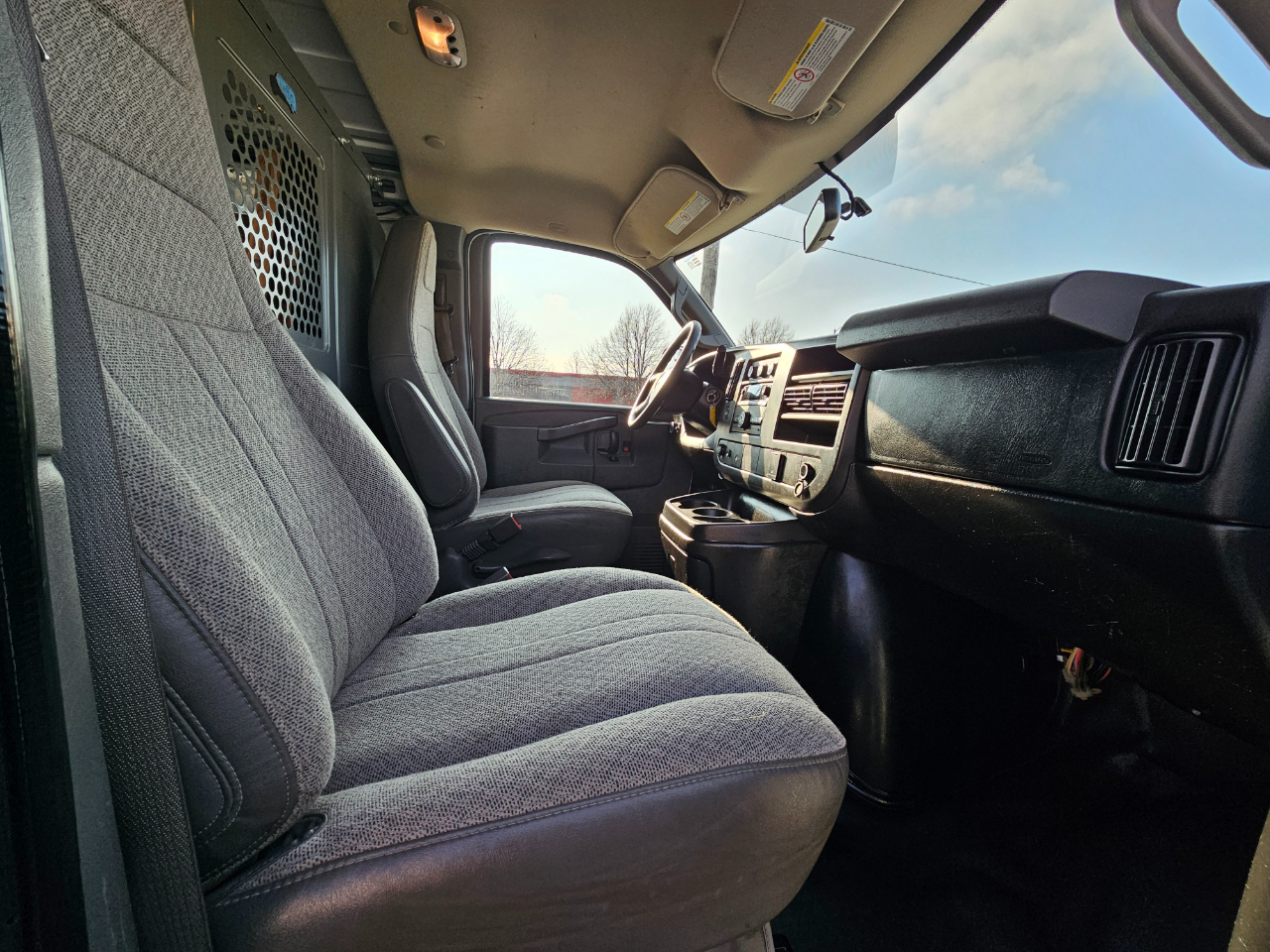 Chevrolet Express Cargo Van RWD 2500 135" 2017