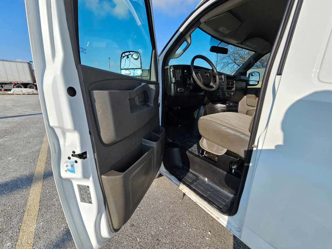 Chevrolet Express Cargo Van RWD 2500 135" 2017