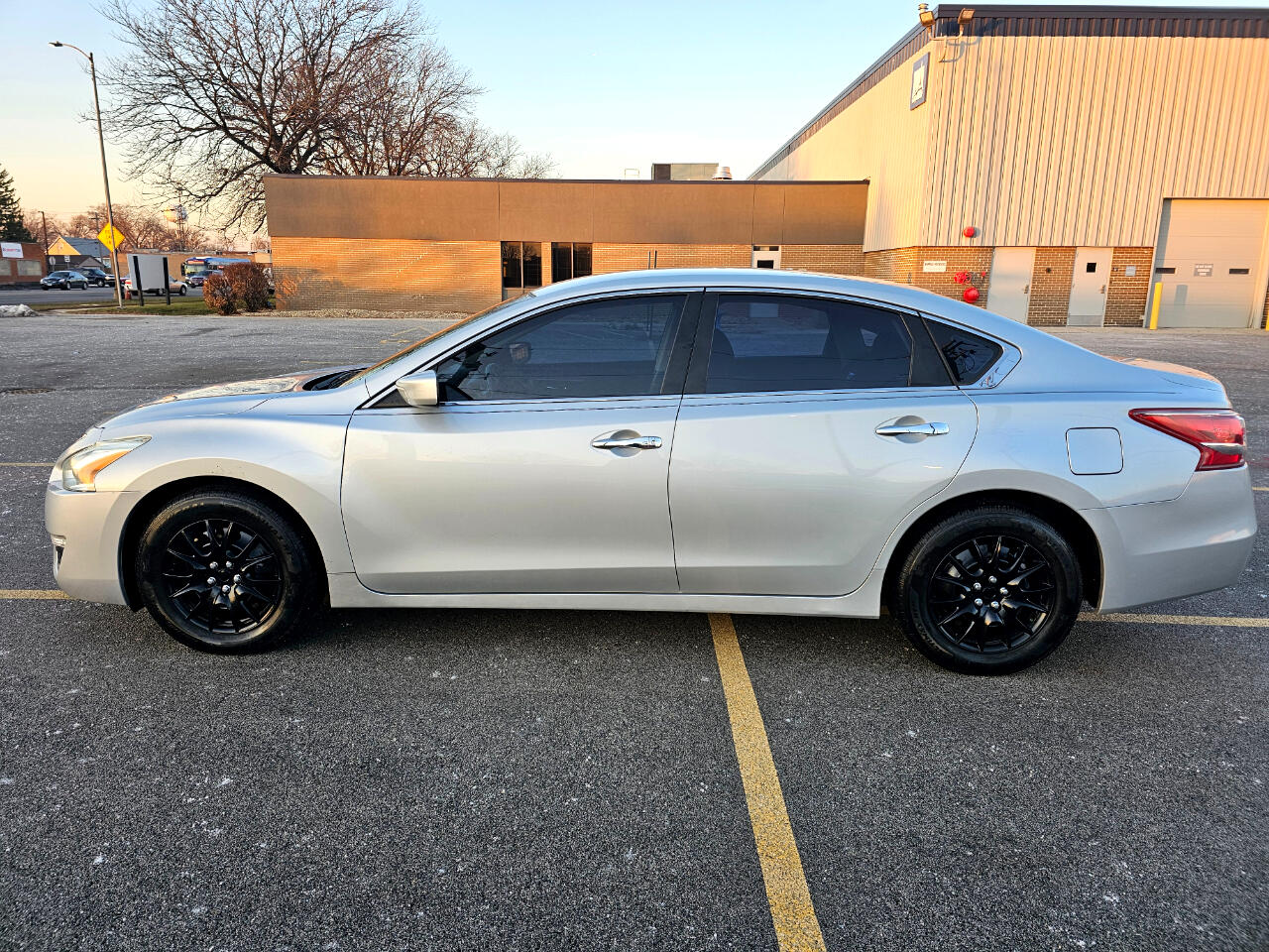 Nissan Altima 4dr Sdn I4 2.5 S 2013