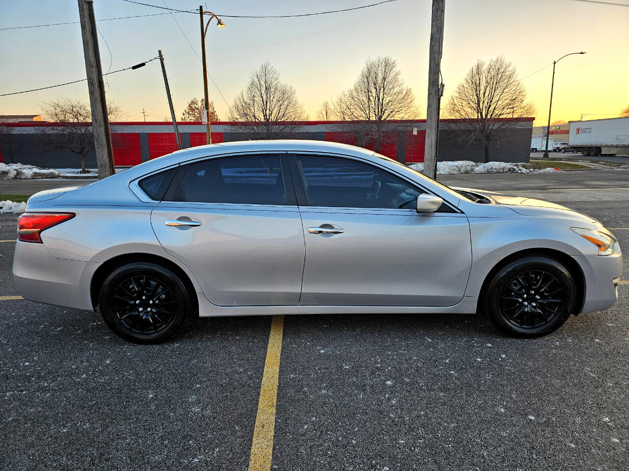 Nissan Altima 4dr Sdn I4 2.5 S 2013
