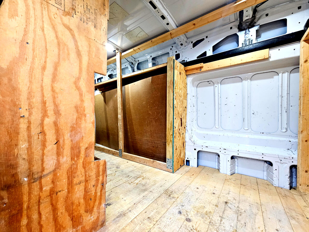 Ford Transit Cargo Van T-250 148" EL Hi Rf 9070 GVWR RWD 2020