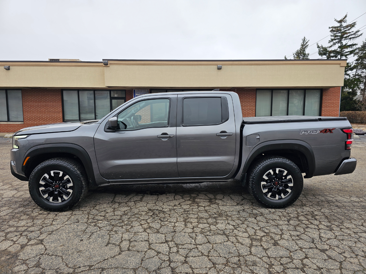 Nissan Frontier Crew Cab 4x4 PRO-4X 2024