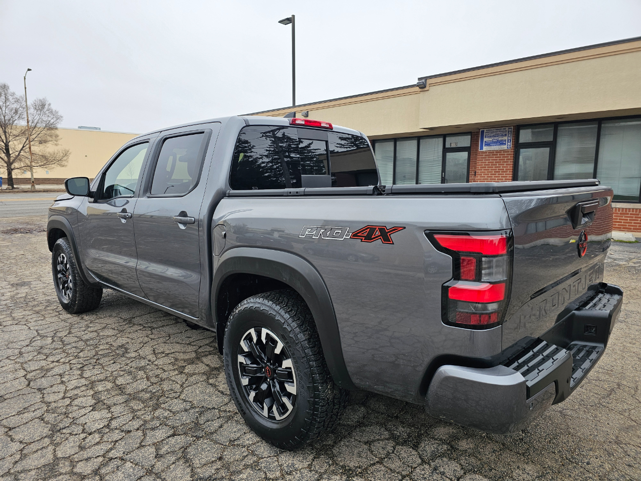 Nissan Frontier Crew Cab 4x4 PRO-4X 2024