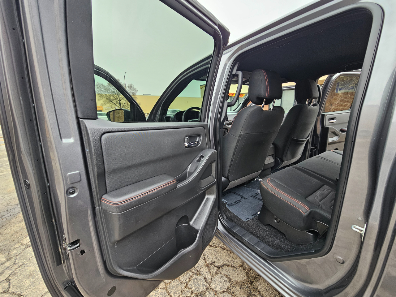 Nissan Frontier Crew Cab 4x4 PRO-4X 2024