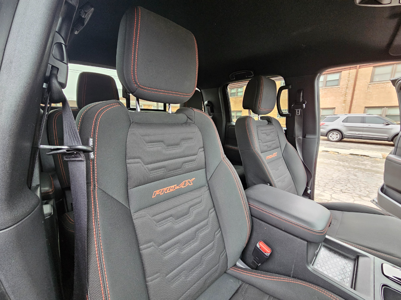 Nissan Frontier Crew Cab 4x4 PRO-4X 2024