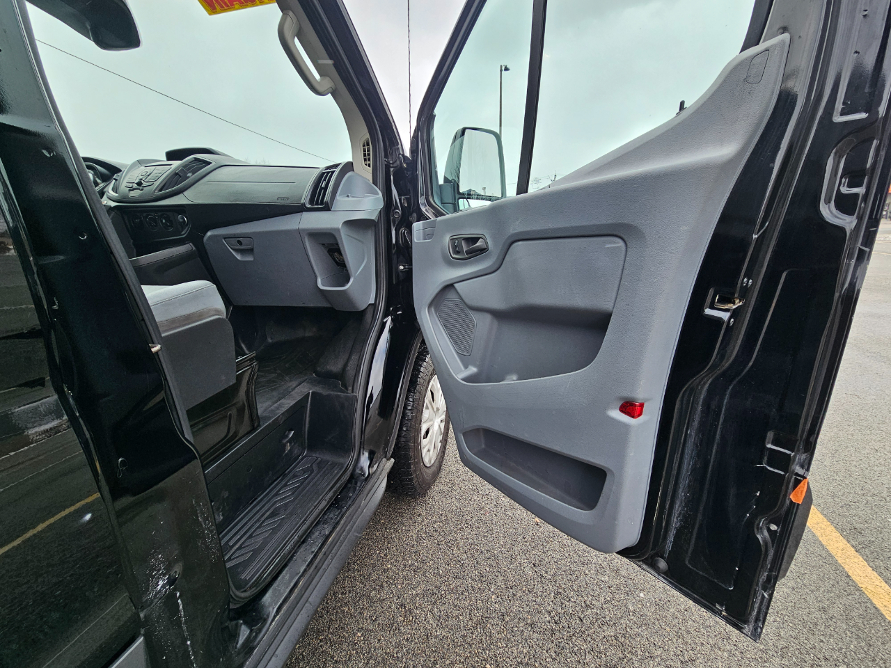 Ford Transit Van T-150 130" Low Rf 8600 GVWR Sliding RH Dr 2018