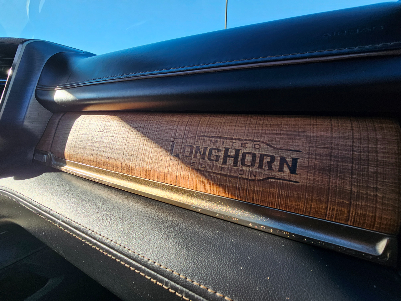 RAM 1500 Longhorn 4x4 Crew Cab 5'7" Box 2022