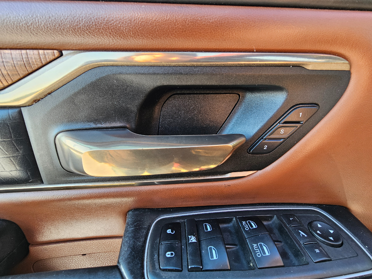 RAM 1500 Longhorn 4x4 Crew Cab 5'7" Box 2022