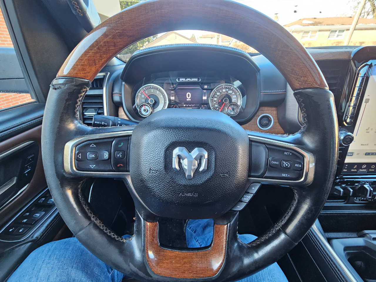 RAM 1500 Longhorn 4x4 Crew Cab 5'7" Box 2022