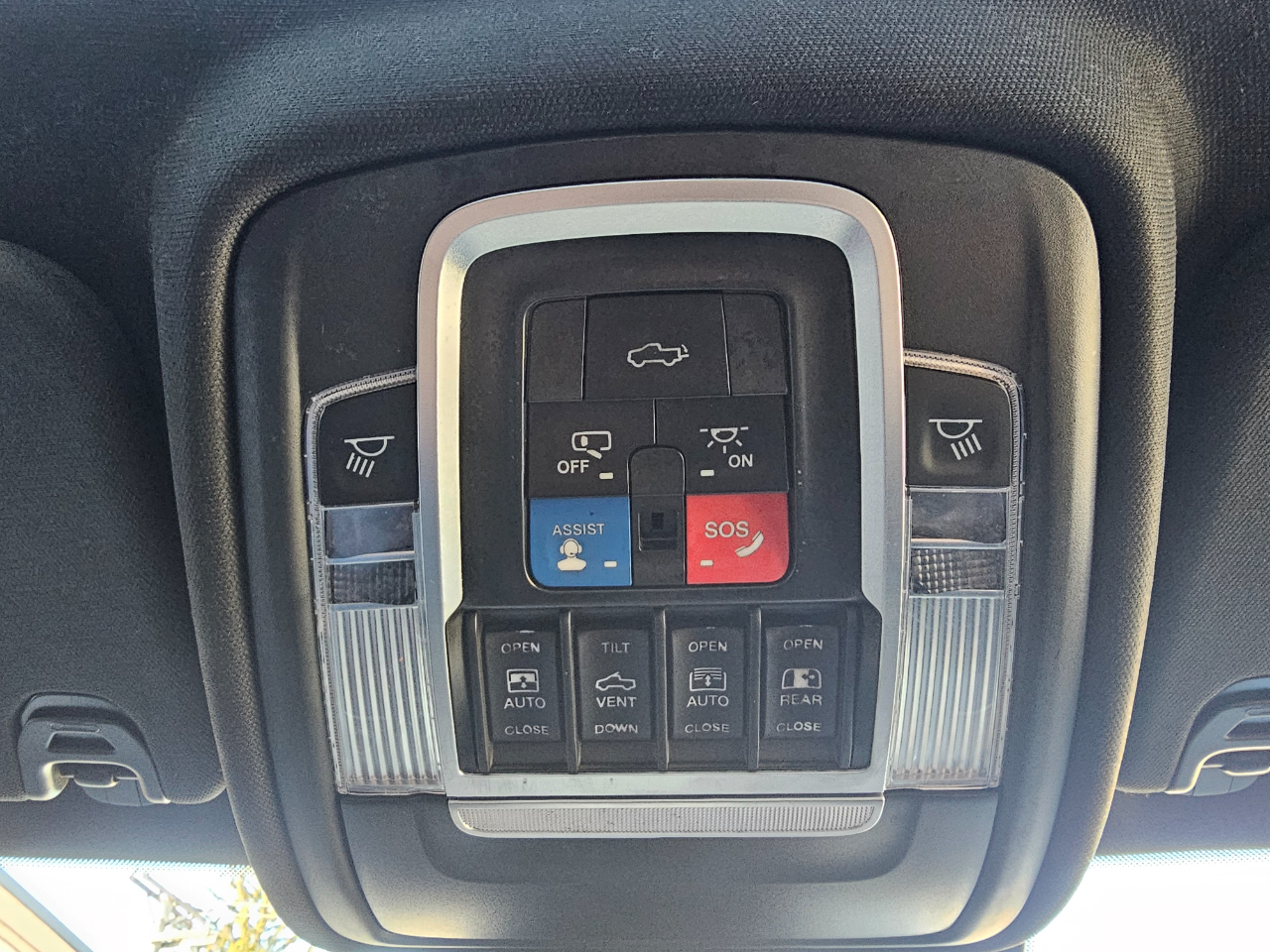 RAM 1500 Longhorn 4x4 Crew Cab 5'7" Box 2022