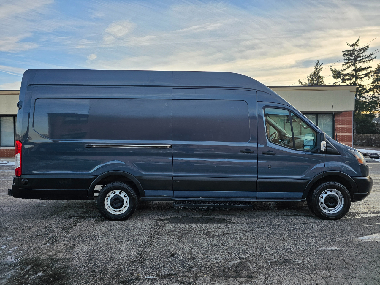 Ford Transit Van T-250 148" EL Hi Rf 9000 GVWR Sliding RH Dr 2019