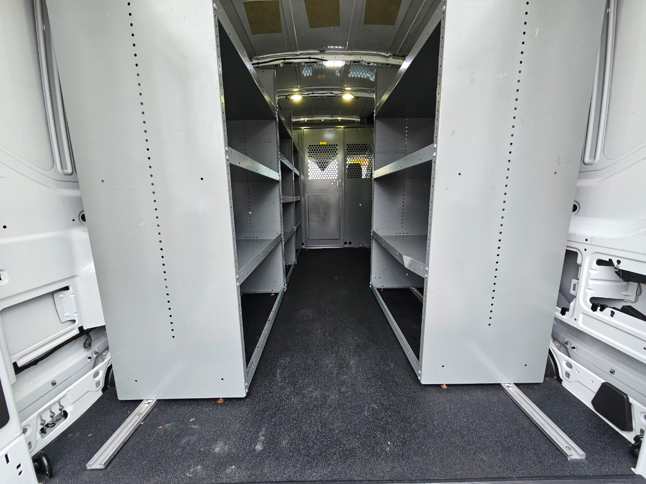 Ford Transit Van T-250 148" Med Rf 9000 GVWR Sliding RH Dr 2017