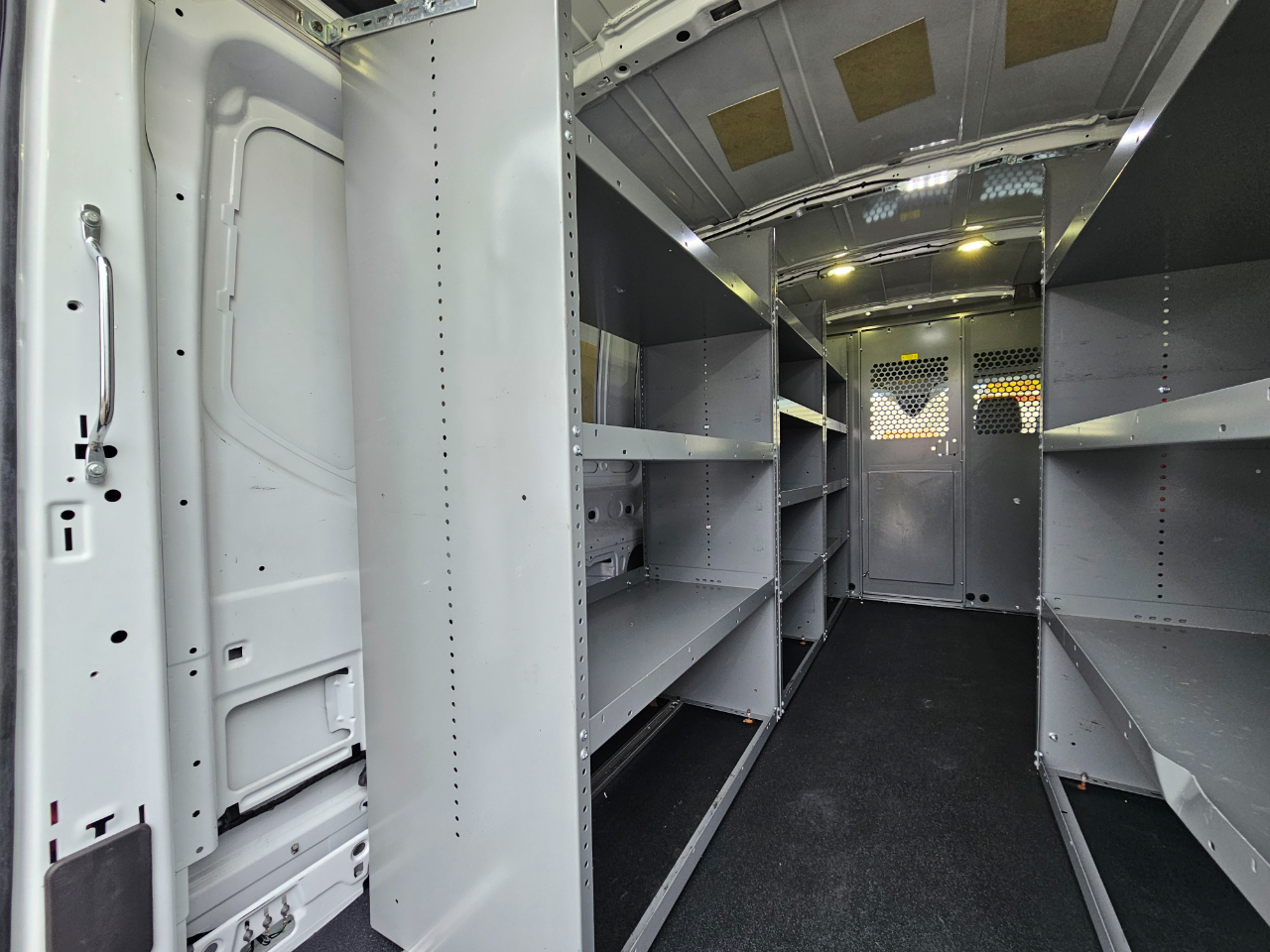 Ford Transit Van T-250 148" Med Rf 9000 GVWR Sliding RH Dr 2017