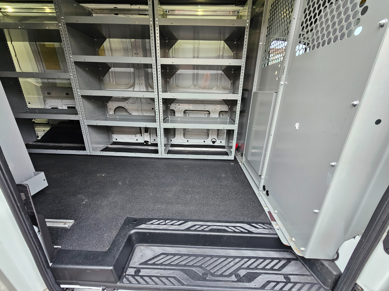 Ford Transit Van T-250 148" Med Rf 9000 GVWR Sliding RH Dr 2017