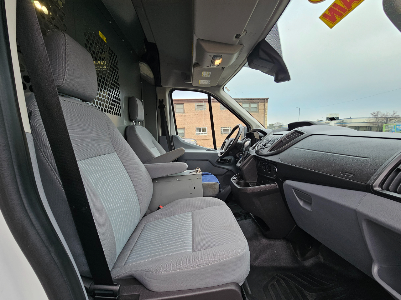 Ford Transit Van T-250 148" Med Rf 9000 GVWR Sliding RH Dr 2017