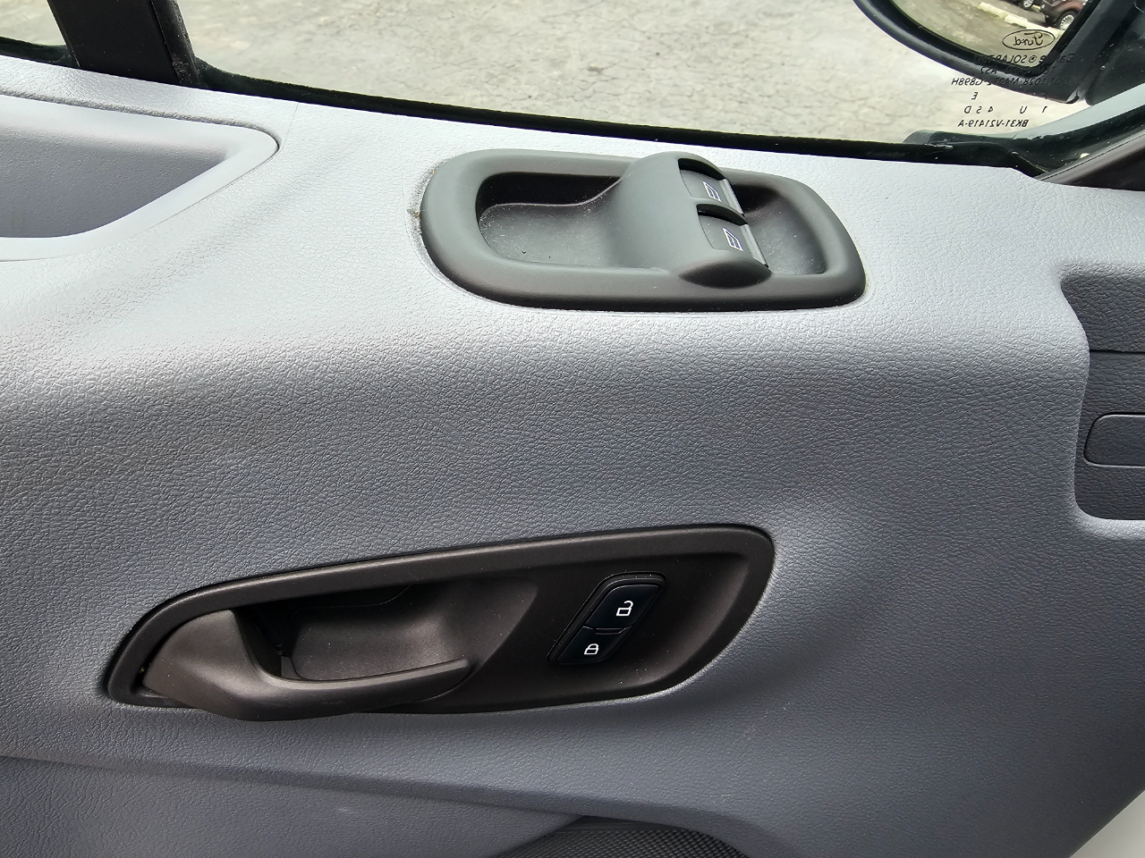 Ford Transit Van T-250 148" Med Rf 9000 GVWR Sliding RH Dr 2017