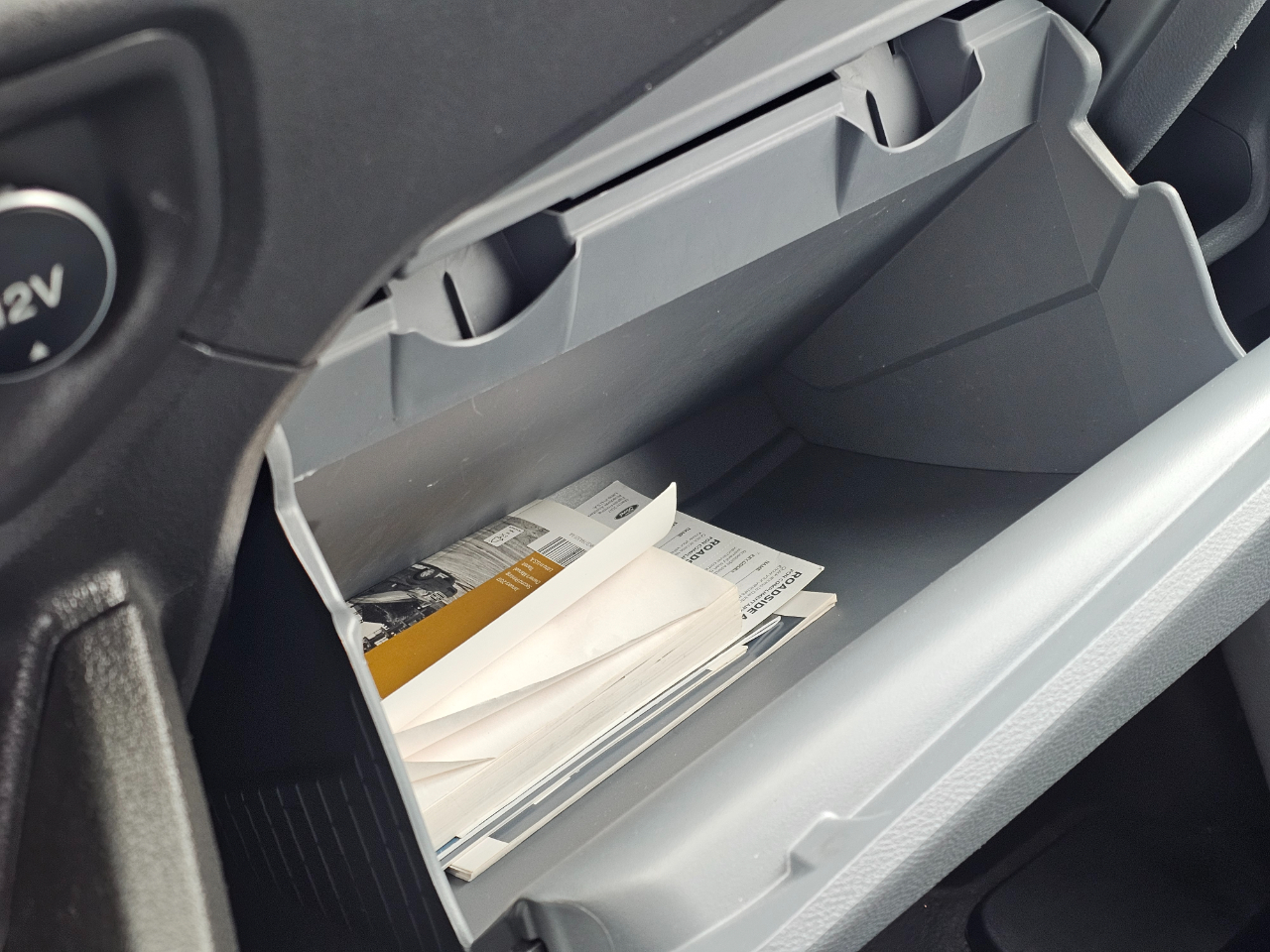 Ford Transit Van T-250 148" Med Rf 9000 GVWR Sliding RH Dr 2017