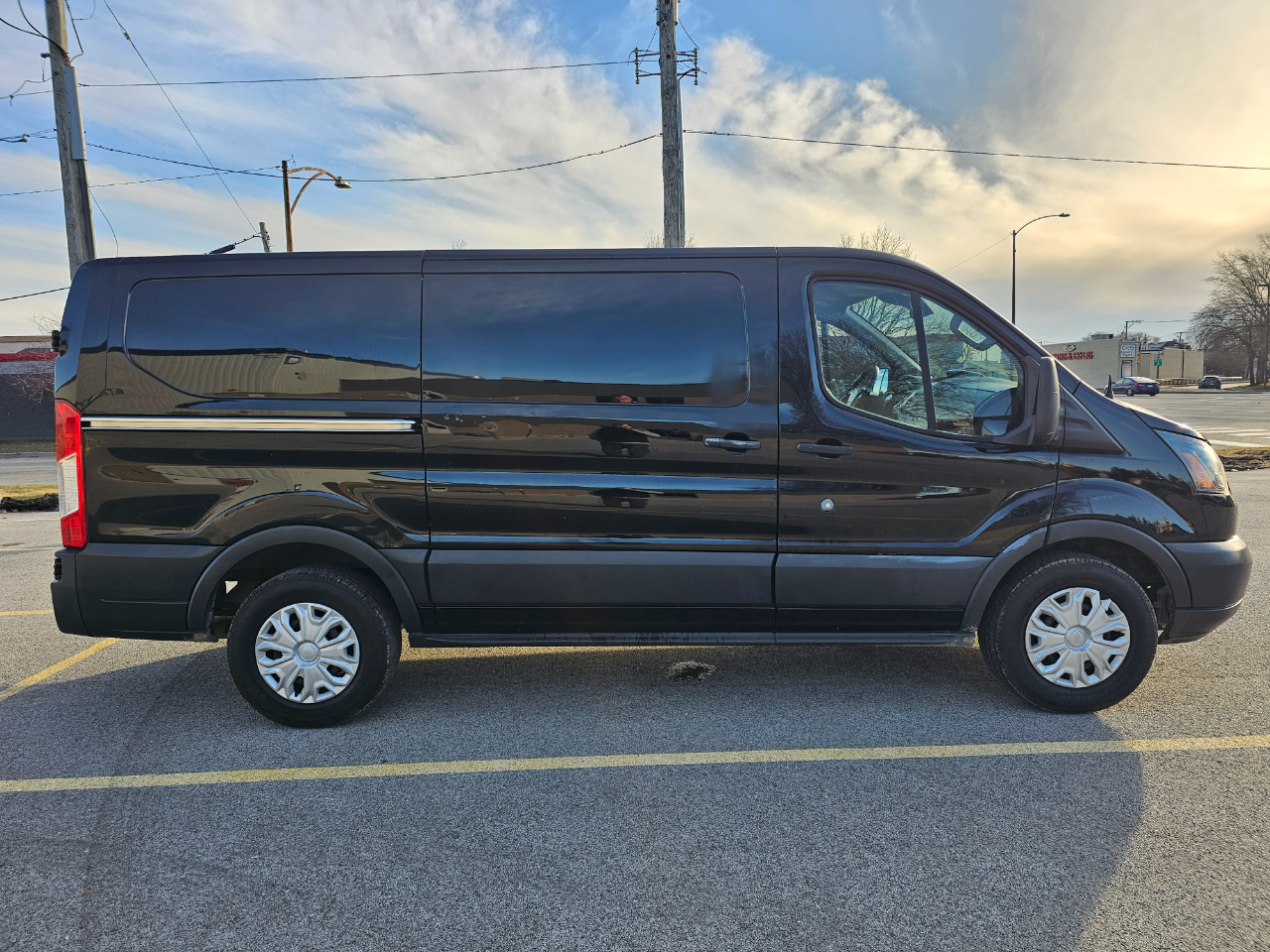 Ford Transit Van T-150 130" Low Rf 8600 GVWR Sliding RH Dr 2017