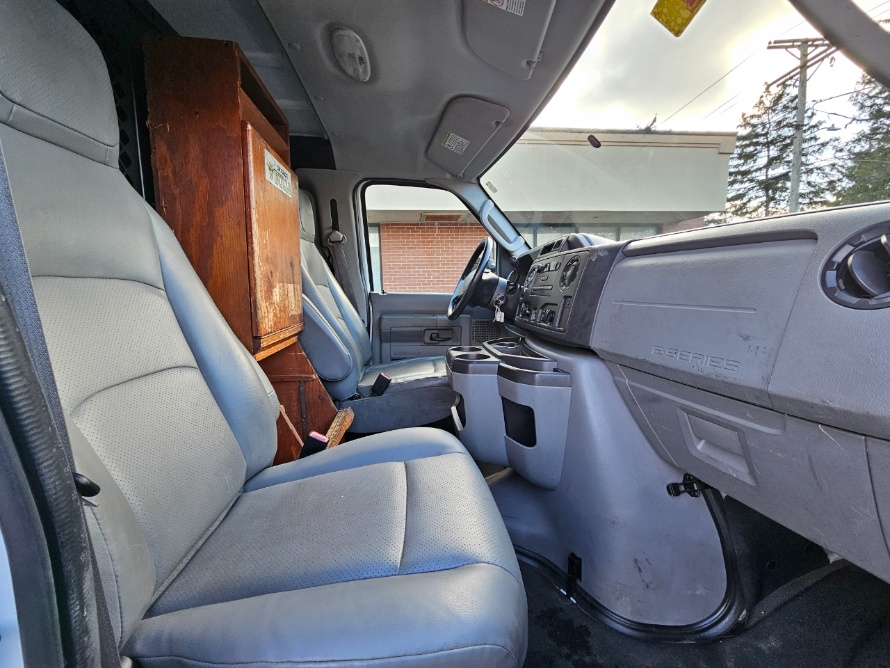 Ford Econoline Cargo Van E-250 Recreational 2011