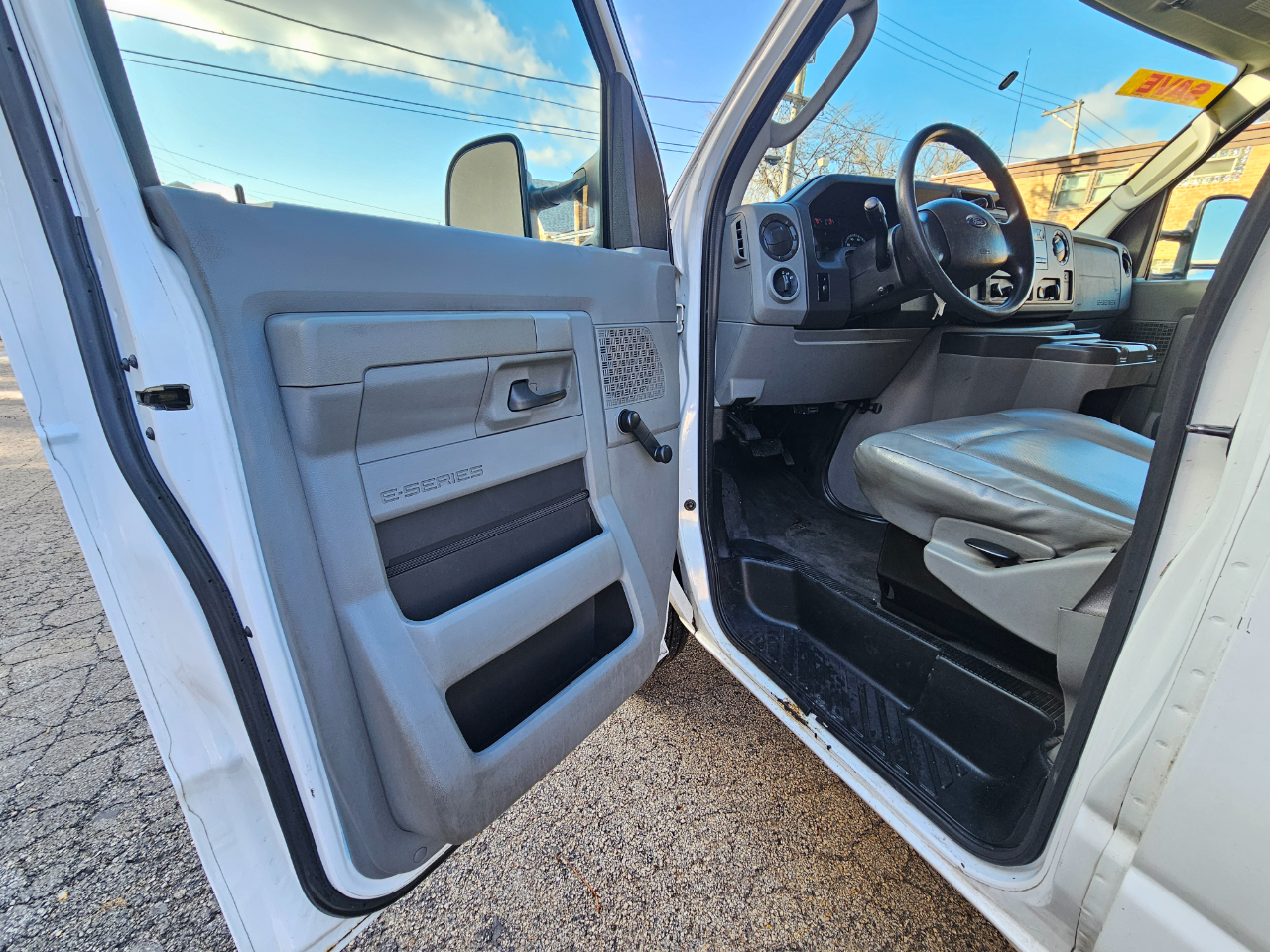 Ford Econoline Cargo Van E-250 Recreational 2011