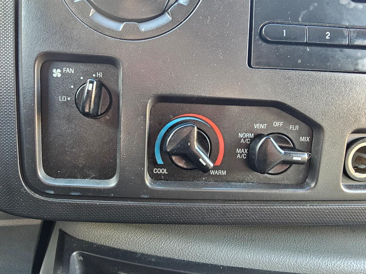 Ford Econoline Cargo Van E-250 Recreational 2011