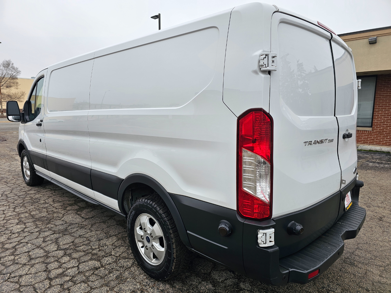 Ford Transit Van T-250 148" Low Rf 9000 GVWR Swing-Out RH Dr 2018