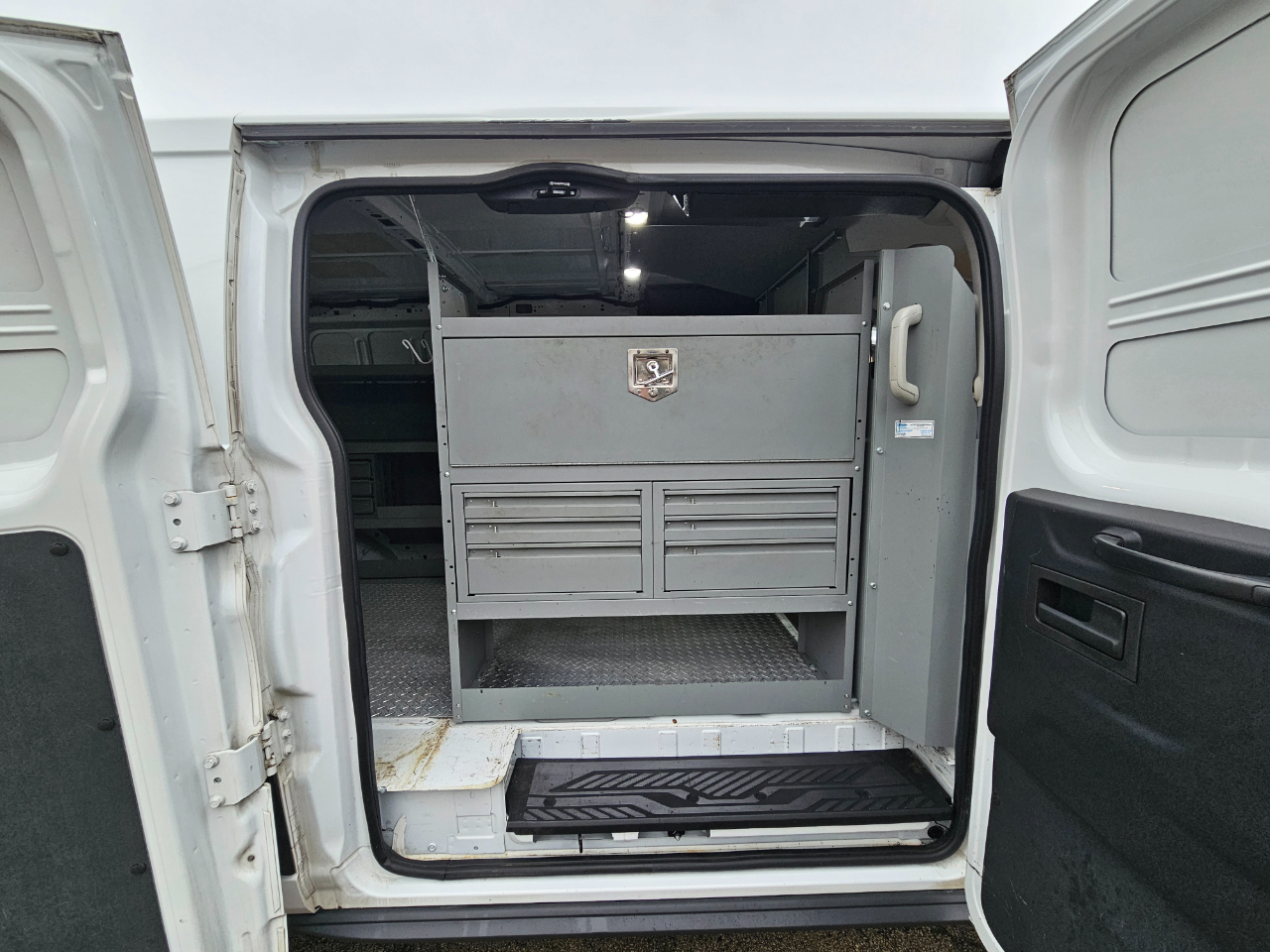 Ford Transit Van T-250 148" Low Rf 9000 GVWR Swing-Out RH Dr 2018