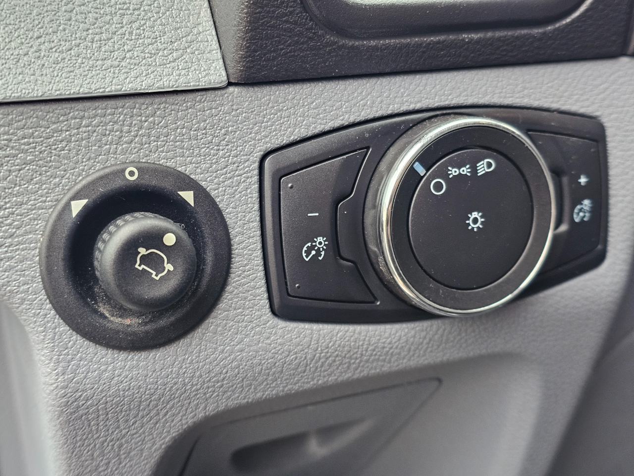 Ford Transit Van T-250 148" Low Rf 9000 GVWR Swing-Out RH Dr 2018