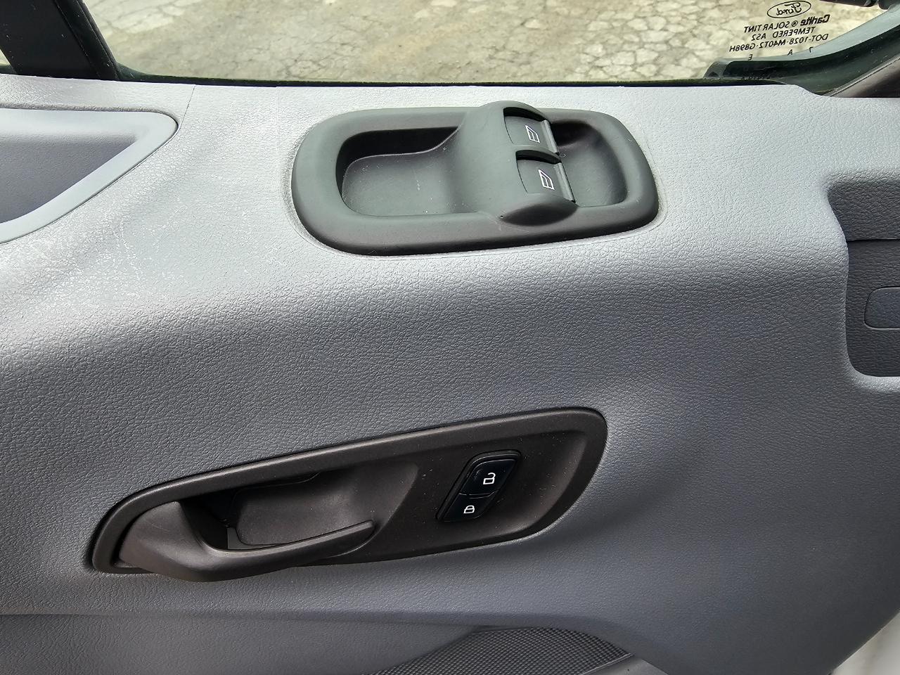 Ford Transit Van T-250 148" Low Rf 9000 GVWR Swing-Out RH Dr 2018