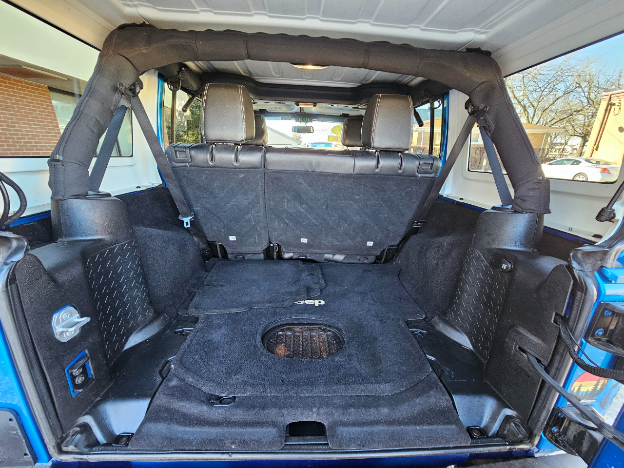 Jeep Wrangler Unlimited 4WD 4dr Sahara 2016