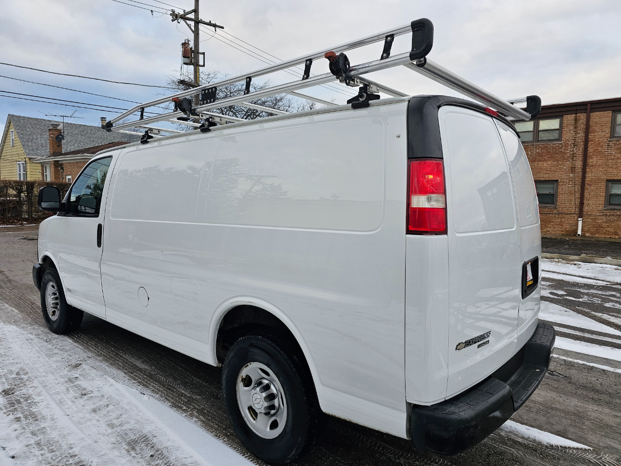 Chevrolet Express Cargo Van RWD 3500 135" 2015
