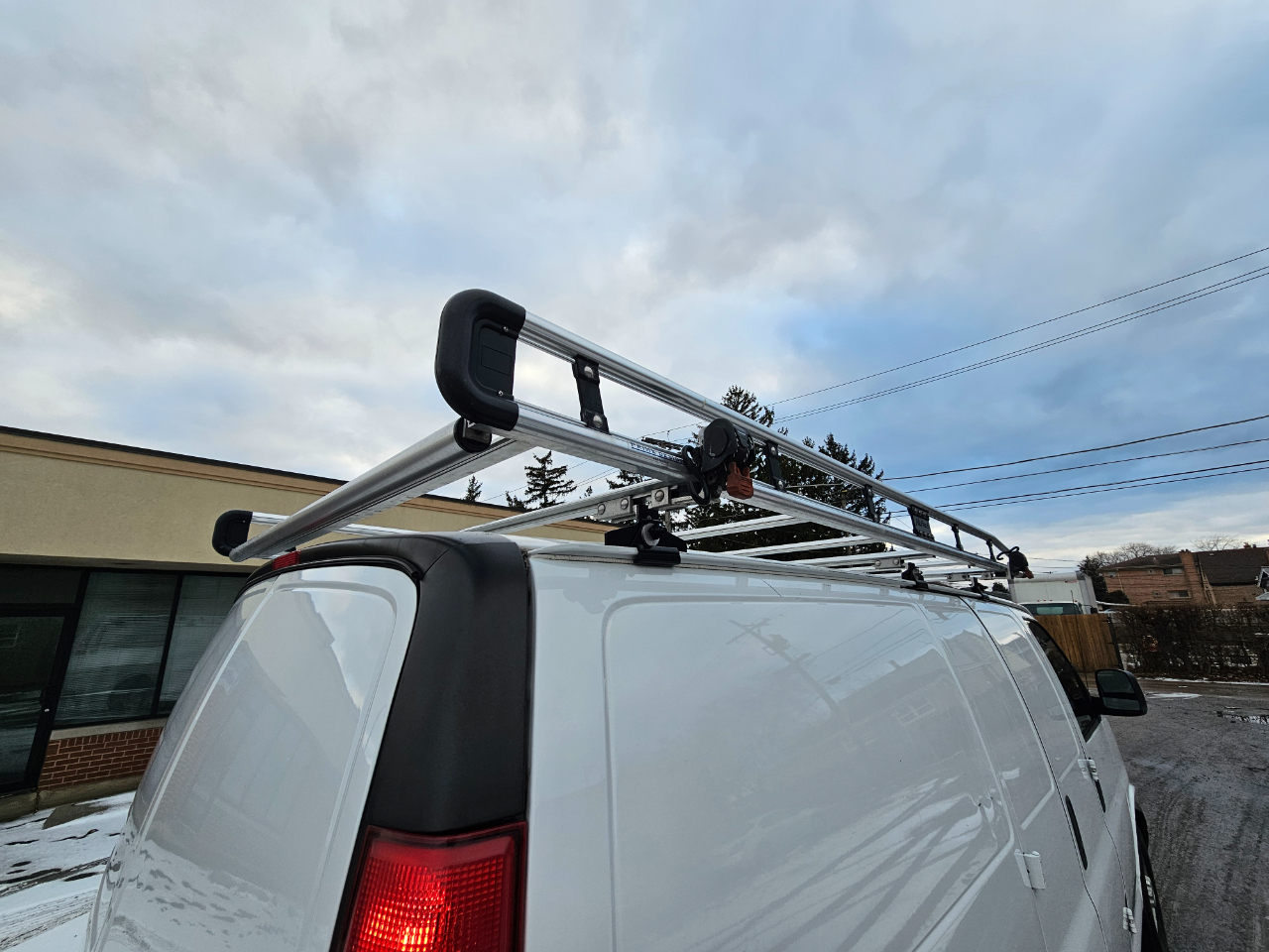 Chevrolet Express Cargo Van RWD 3500 135" 2015